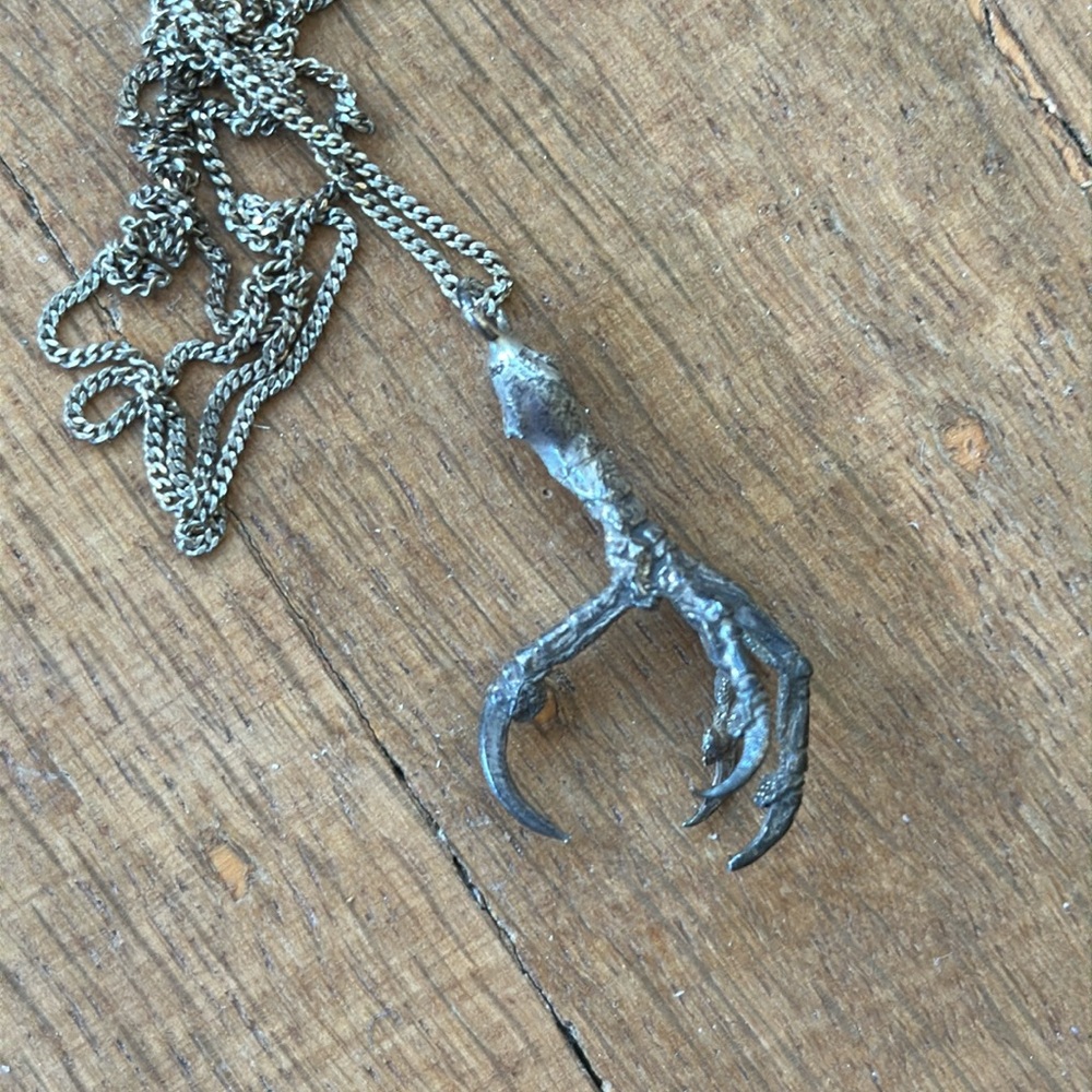 Vintage talon eagle claw iconic witchy gothic statement dainty pendant necklace - Picture 8 of 9